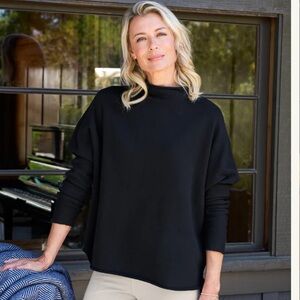 Frank & Eileen Malibu Travel Set (Funnel Neck Sweatshirt and Crop Pants) NWOT